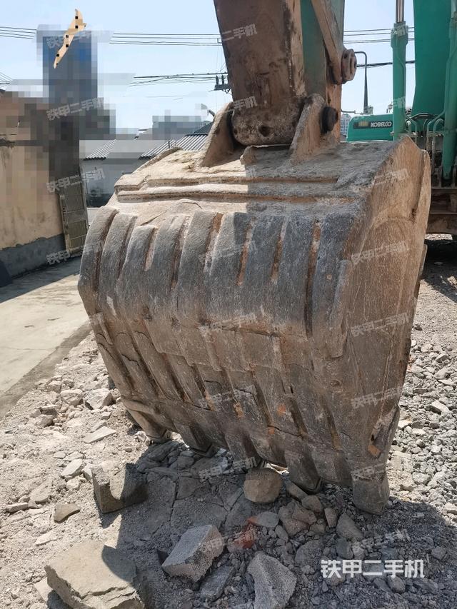 鏟斗右后整體（工作和回轉(zhuǎn)裝置）