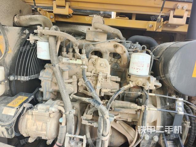 發(fā)動(dòng)機(jī)室（上車(chē)部件）