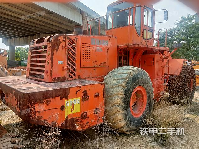 整機(jī)右后45°(設(shè)備外觀及核心部件) 整機(jī)右后45°(設(shè)備外觀及核心部件)