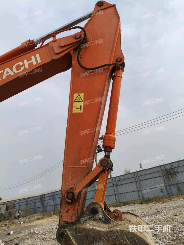 小臂整體左后(工作和回轉(zhuǎn)裝置) 小臂整體左后(工作和回轉(zhuǎn)裝置)