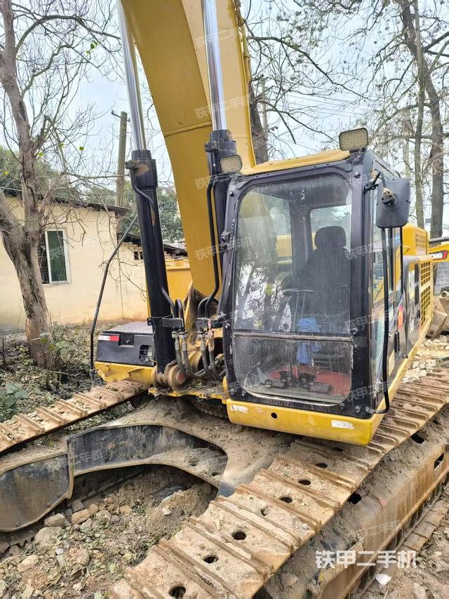 駕駛室整體（整機外觀）