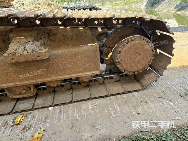 左驱动轮（行走机构）