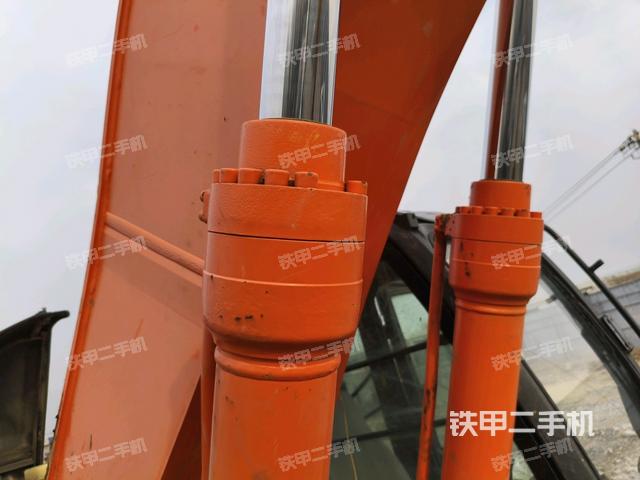 大臂油缸整體?豎拍(工作和回轉(zhuǎn)裝置) 大臂油缸整體?豎拍(工作和回轉(zhuǎn)裝置)