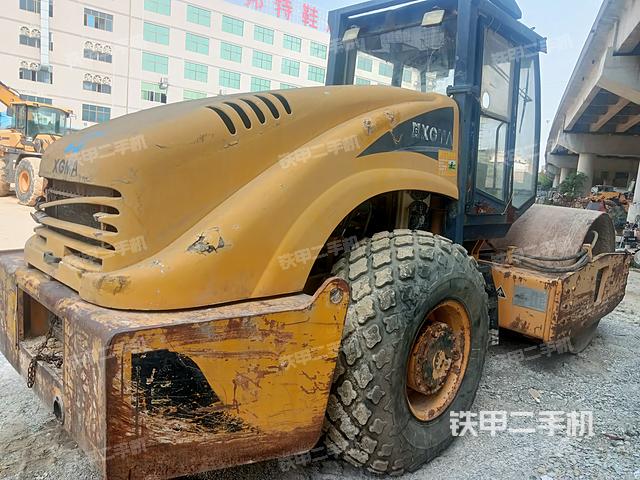 整機(jī)右后45°(設(shè)備外觀及核心部件) 整機(jī)右后45°(設(shè)備外觀及核心部件)