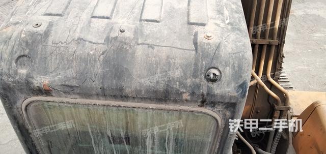 驾驶室顶部（整机外观）