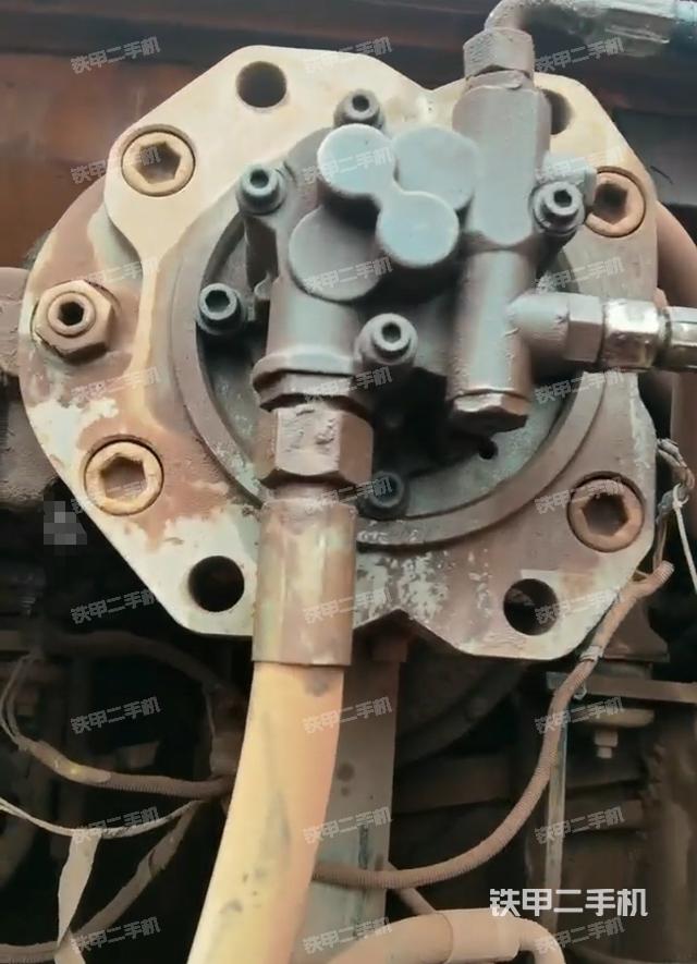 液壓泵艙室正面整體(整機(jī)外觀) 液壓泵艙室正面整體(整機(jī)外觀)