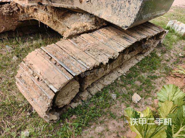 右側(cè)履帶整體?(行走機(jī)構(gòu)) 右側(cè)履帶整體?(行走機(jī)構(gòu))