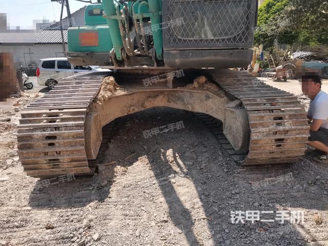 轉(zhuǎn)盤和下車架正前（工作和回轉(zhuǎn)裝置）