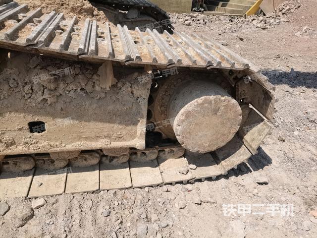 右驅(qū)動輪（行走機(jī)構(gòu)）