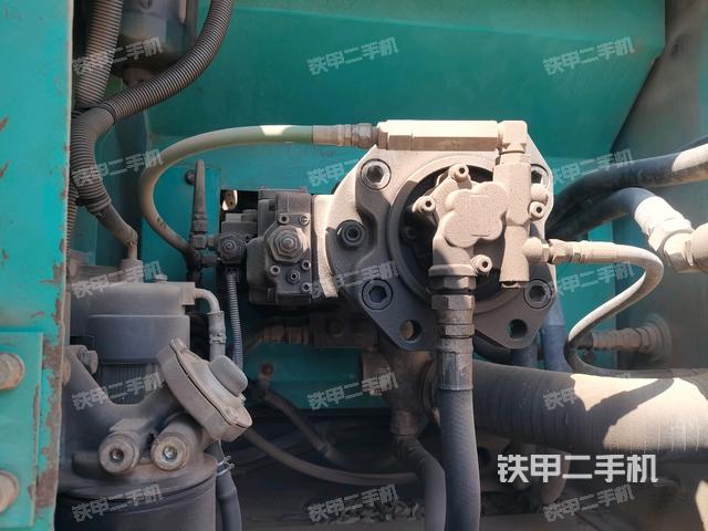 液壓泵斜45?左（大件艙室）