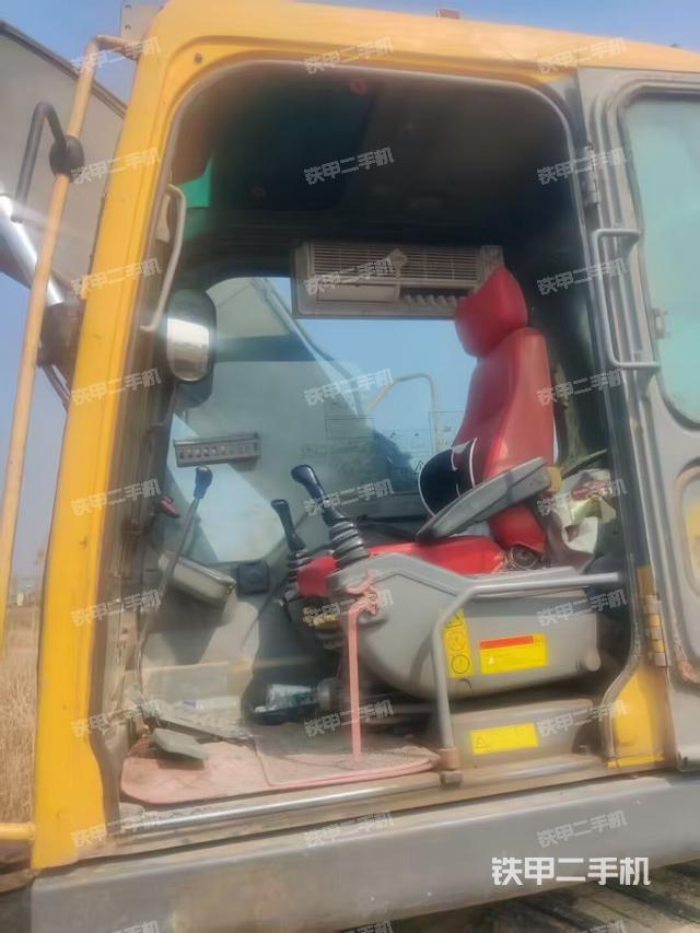 駕駛室整體（整機(jī)外觀）