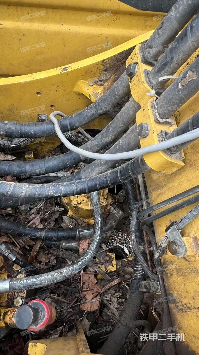 中央回轉(zhuǎn)接頭特寫（上車部件）