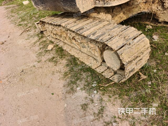 左側(cè)履帶整體?(行走機(jī)構(gòu)) 左側(cè)履帶整體?(行走機(jī)構(gòu))