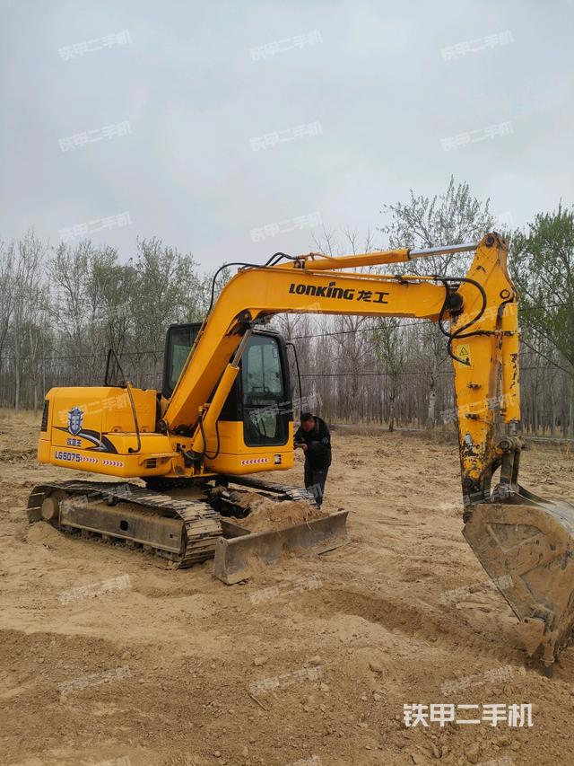 右前45(整機(jī)外觀) 右前45(整機(jī)外觀)