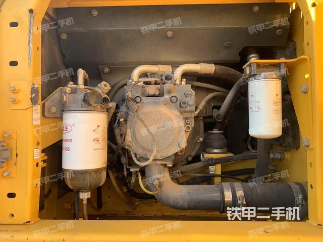 液壓泵艙室正面整體（整機(jī)外觀）