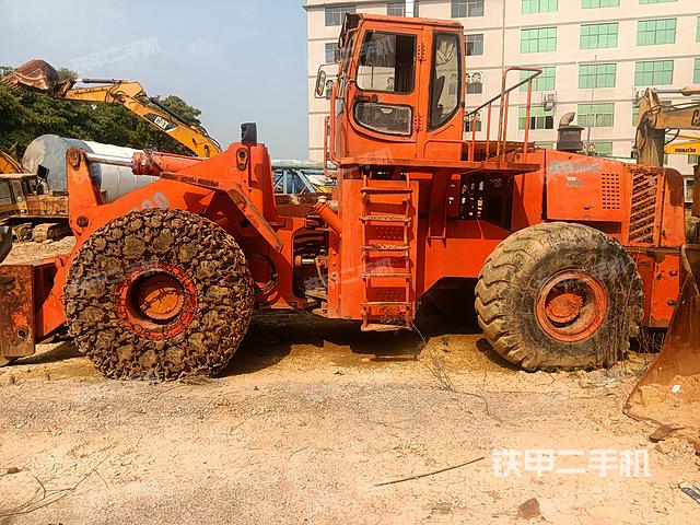 整機(jī)左側(cè)(設(shè)備外觀及核心部件) 整機(jī)左側(cè)(設(shè)備外觀及核心部件)