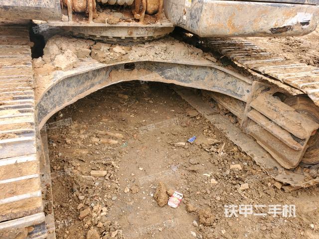 轉(zhuǎn)盤和下車架正前(工作和回轉(zhuǎn)裝置) 轉(zhuǎn)盤和下車架正前(工作和回轉(zhuǎn)裝置)
