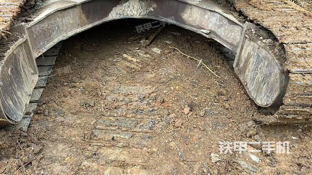 轉(zhuǎn)盤和下車架正前（工作和回轉(zhuǎn)裝置）