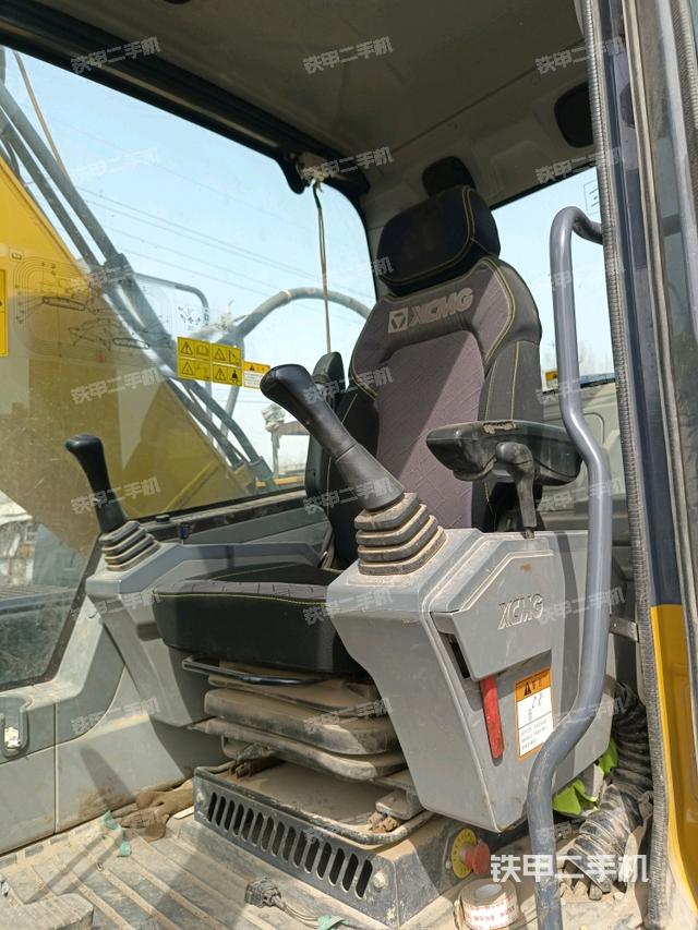 駕駛室整體（整機(jī)外觀）