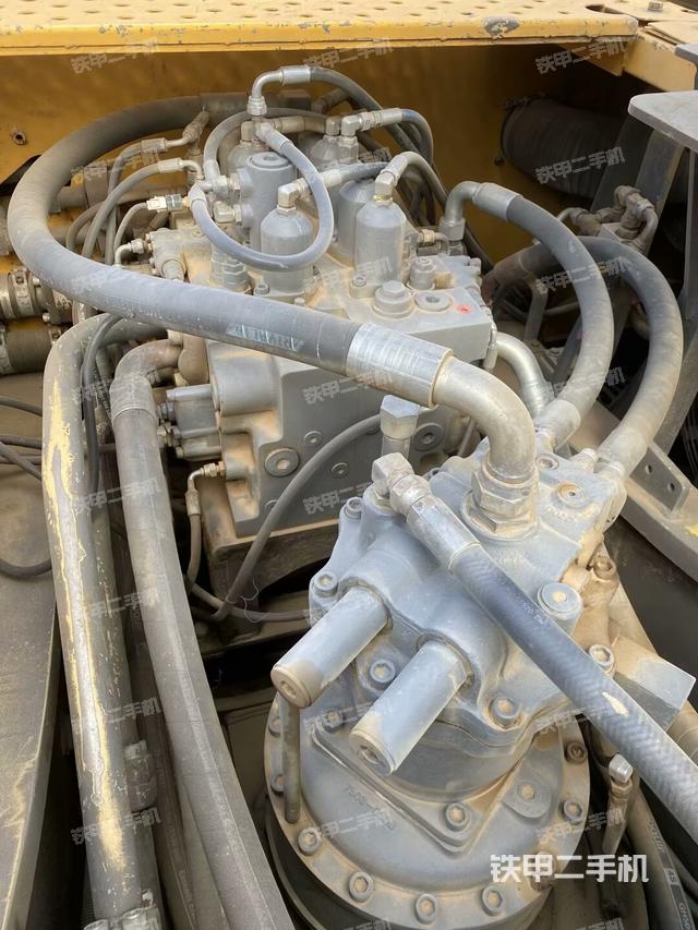 回轉(zhuǎn)馬達和主控閥（整機外觀）