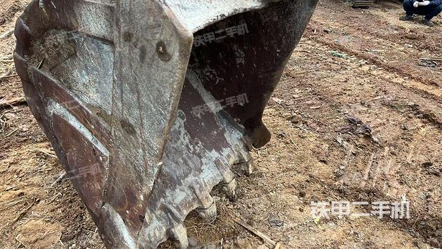 鏟斗右后整體（工作和回轉(zhuǎn)裝置）