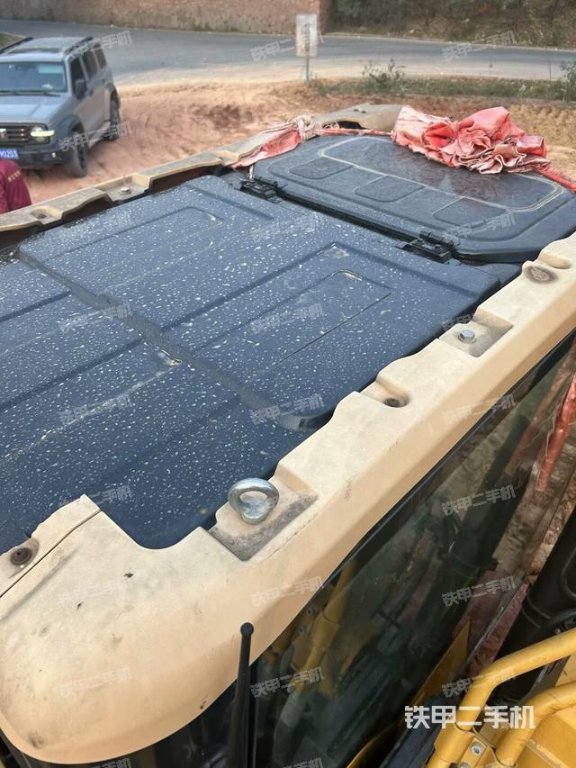 駕駛室頂部俯視（上車部件）