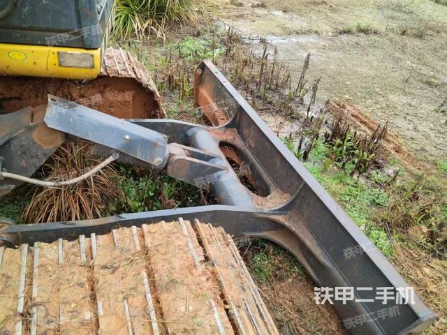 單側(cè)履帶整體（整機(jī)外觀）