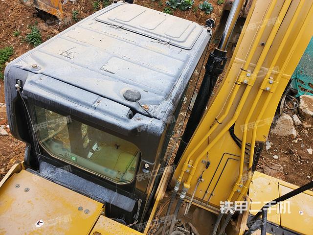 驾驶室顶部（整机外观）