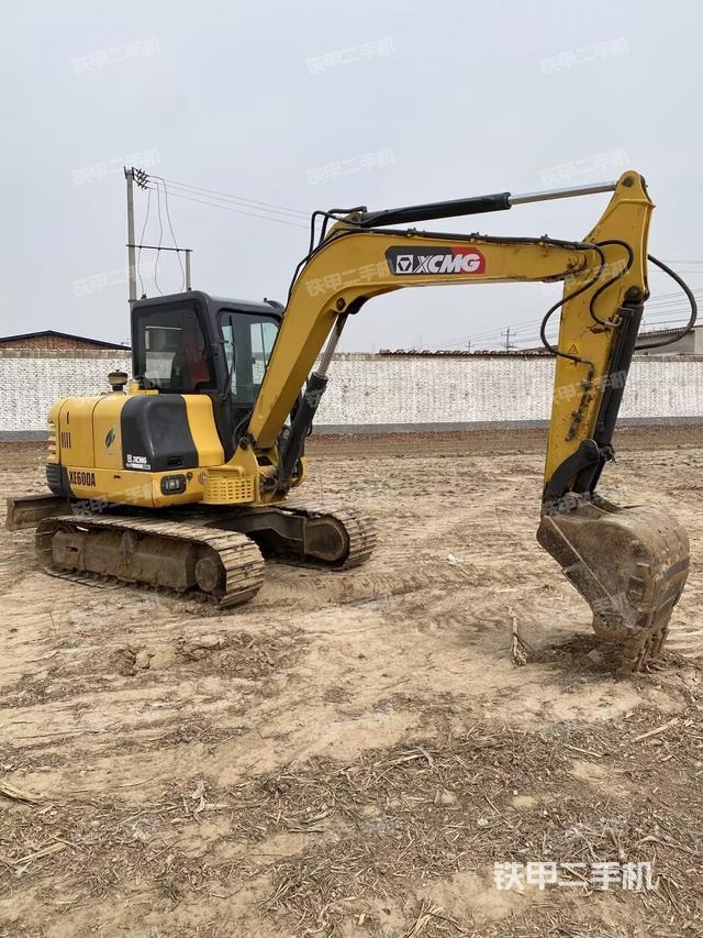 整機(jī)右后45°(整機(jī)外觀) 整機(jī)右后45°(整機(jī)外觀)