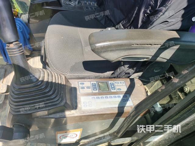 座椅左側(cè)控制臺(tái)/音響/含左手柄(駕駛室部分) 座椅左側(cè)控制臺(tái)/音響/含左手柄(駕駛室部分)