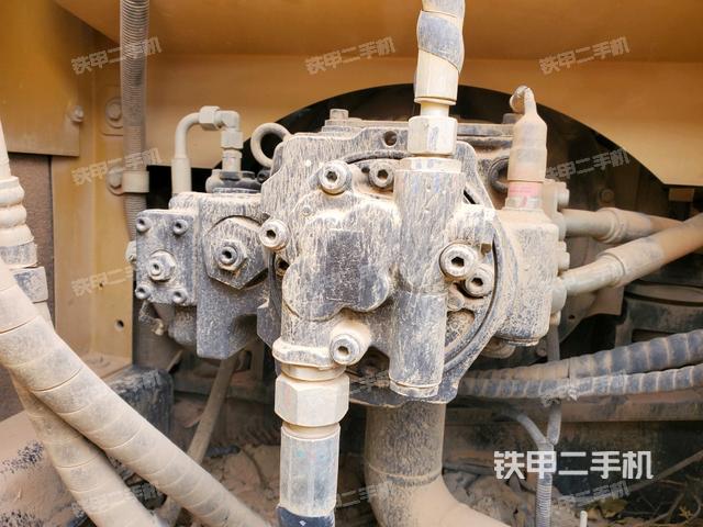 液壓泵斜45?左(大件艙室) 液壓泵斜45?左(大件艙室)