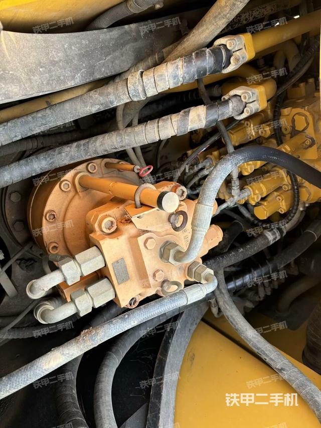 回轉(zhuǎn)馬達(dá)（上車部件）