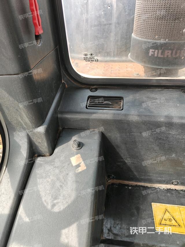 后窗玻璃角標(biāo)（駕駛室部分）