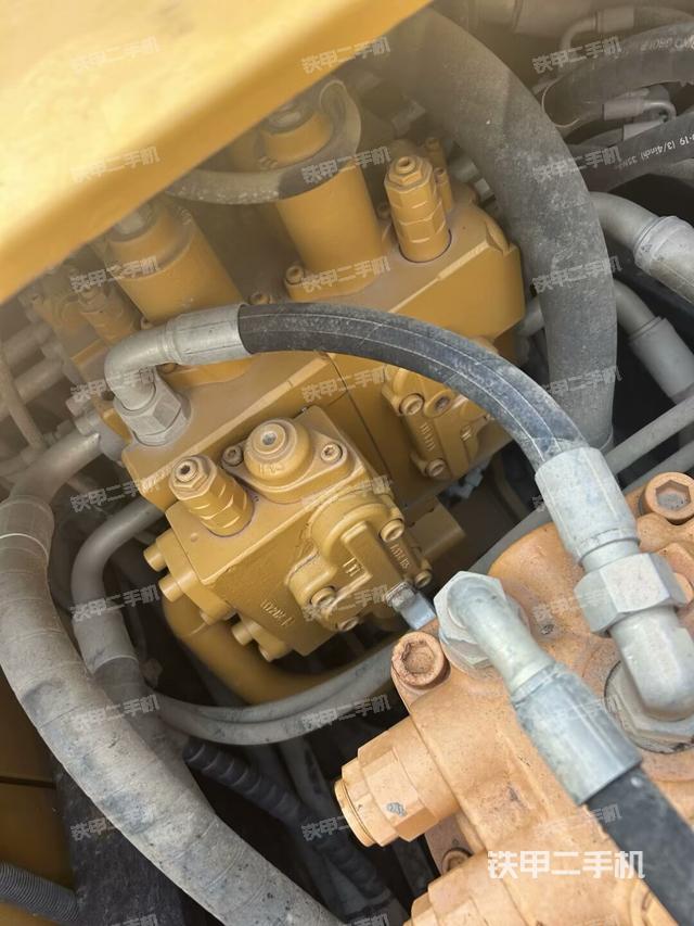 回轉(zhuǎn)馬達(dá)（上車部件）