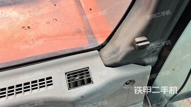 后窗玻璃角標(biāo)（駕駛室部分）