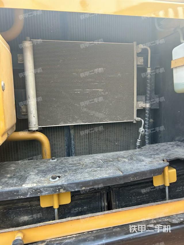 散熱器正面（大件艙室）