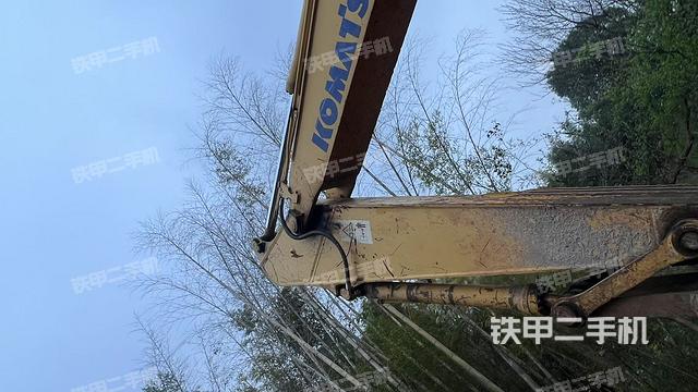 小臂整體左后(工作和回轉(zhuǎn)裝置) 小臂整體左后(工作和回轉(zhuǎn)裝置)