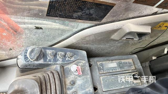 座椅右側(cè)控制臺(tái)/鑰匙門/油門/含右手柄（駕駛室部分）