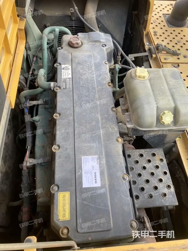 發(fā)動機整體俯視（整機外觀）