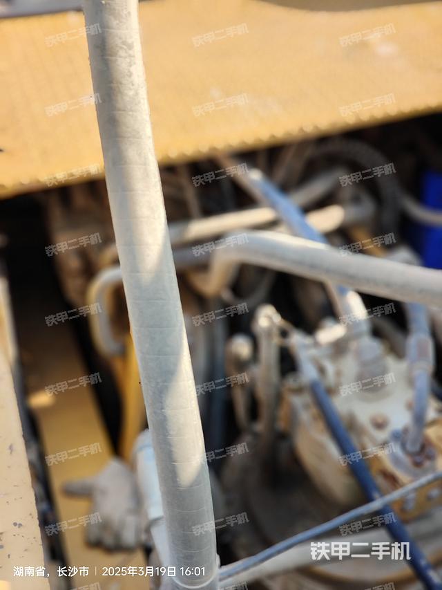 回转马达和主控阀（整机外观）