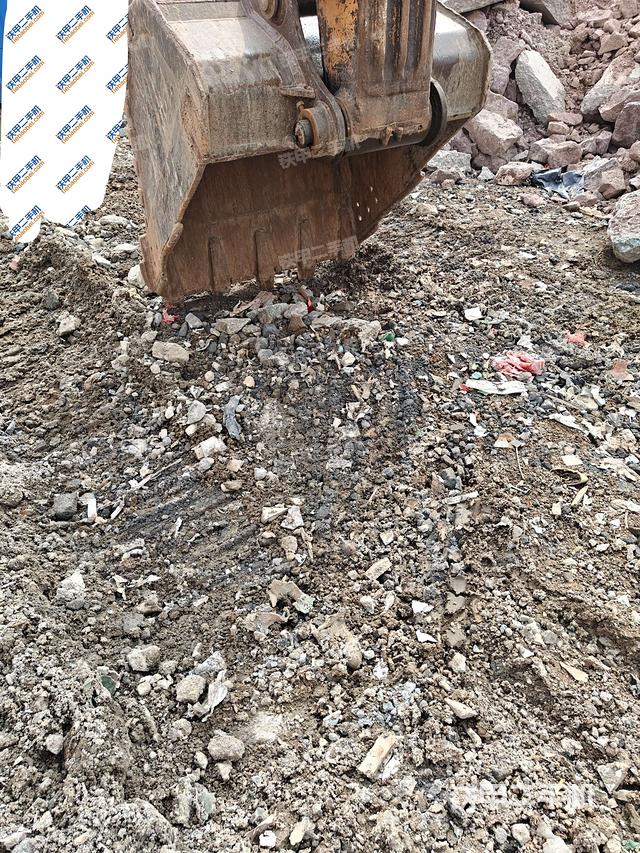 鏟斗右后整體（工作和回轉(zhuǎn)裝置）