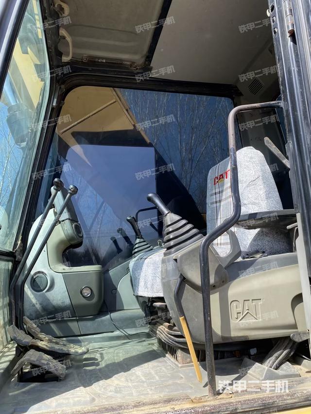 駕駛室整體（整機(jī)外觀）