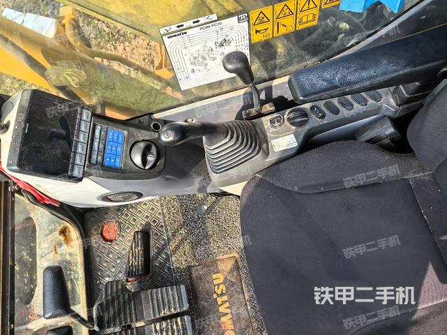 駕駛室整體（整機(jī)外觀）