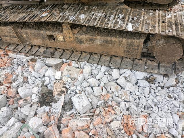 右侧履带整体 (行走机构) 右侧履带整体 (行走机构)