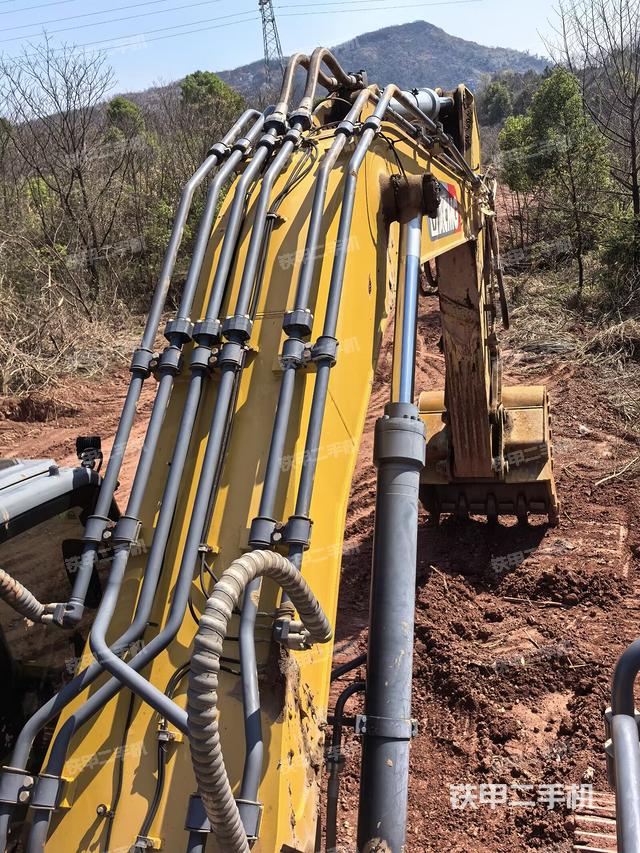 大臂背部俯視（工作和回轉(zhuǎn)裝置）