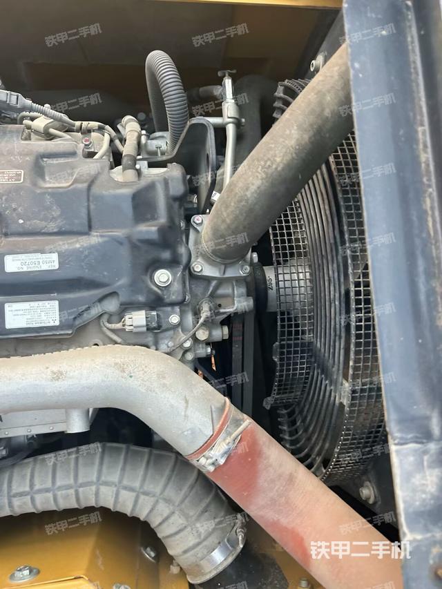 發(fā)動(dòng)機(jī)室（上車部件）