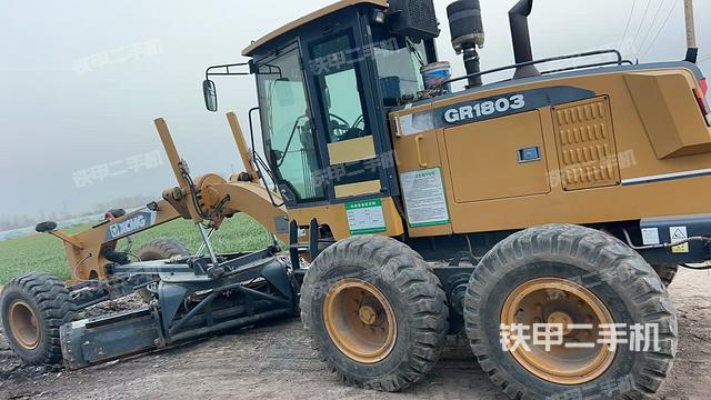 整機(jī)右側(cè)(設(shè)備外觀及核心部件) 整機(jī)右側(cè)(設(shè)備外觀及核心部件)