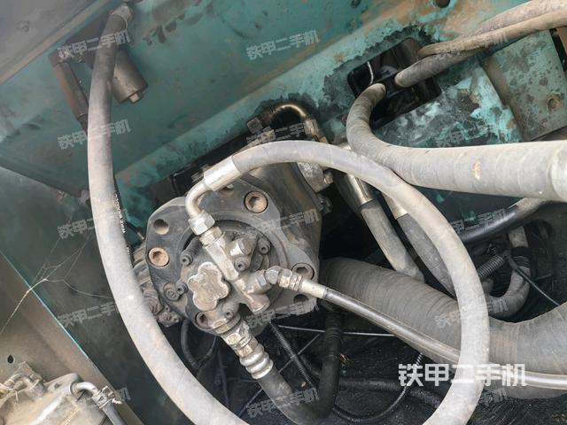 液壓泵斜45?左（大件艙室）