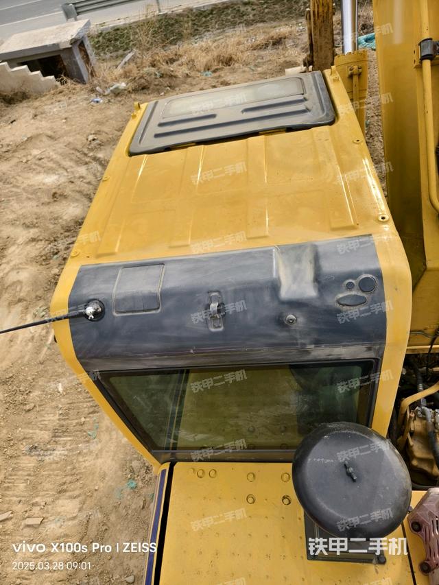 駕駛室頂部（整機外觀）