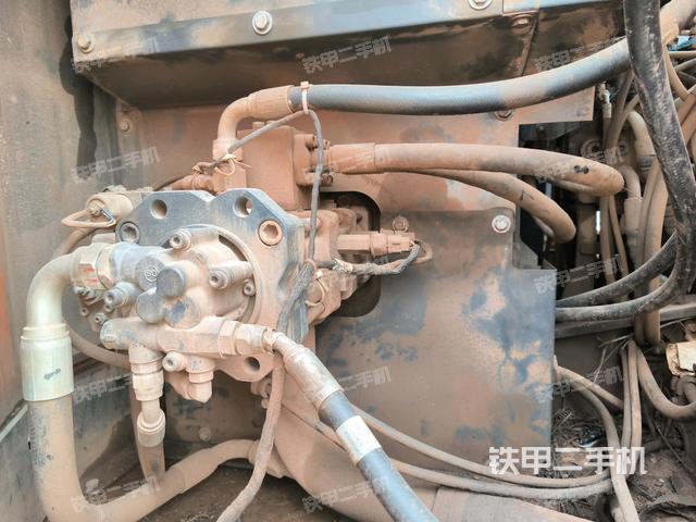 液壓泵斜45?左（大件艙室）